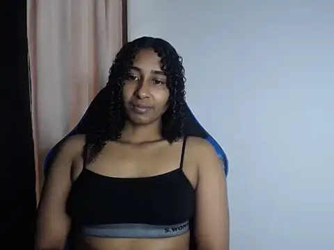 Snapshot of yohatinelly07 chatting on June 6, 10:03 pm yohatinelly07 online show from June 6, 10:03 pm