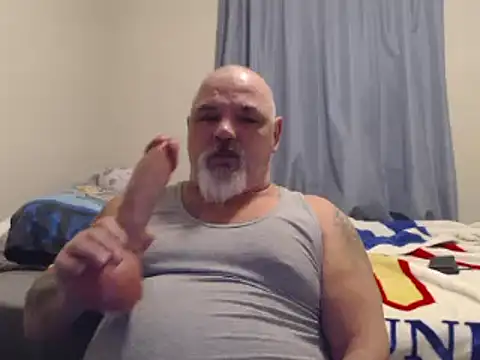 Newfiesausage1972 online show from January 12, 2:30 pm
