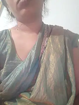Snapshot of Simaran_bhabhi chatting on October 28, 12:14 am Simaran bhabhi online show from October 28, 12:14 am