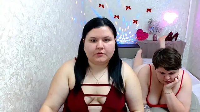 BeckyAndHellen online show from December 13, 10:02 pm