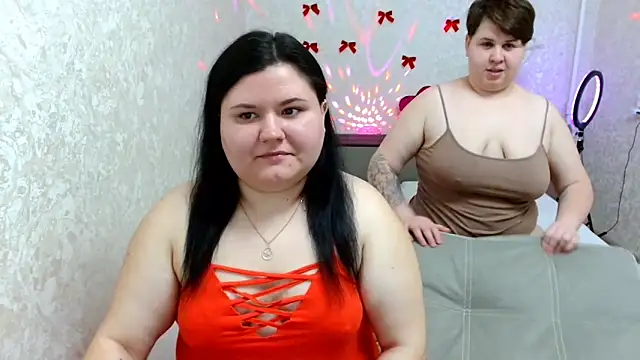 BeckyAndHellen online show from January 23, 9:39 am