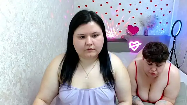 BeckyAndHellen online show from February 22, 11:13 am
