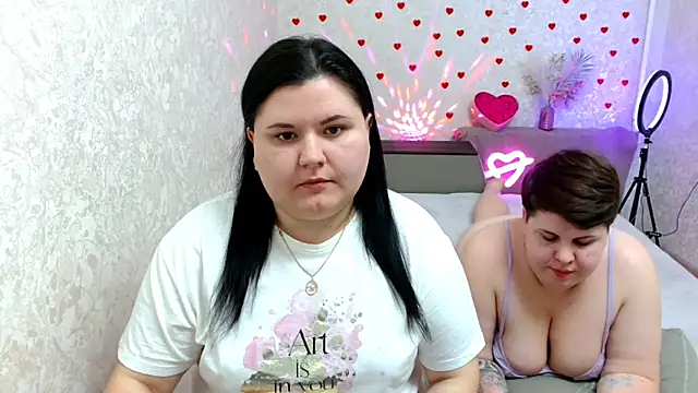 BeckyAndHellen online show from February 24, 6:47 pm