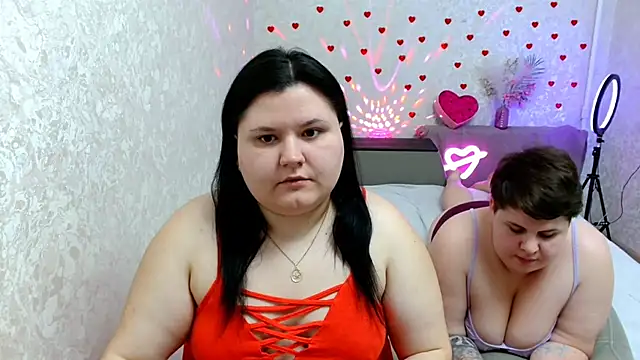 BeckyAndHellen online show from February 26, 7:05 pm