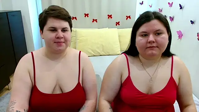 Snapshot of BeckyAndHellen chatting on October 16, 9:32 am BeckyAndHellen online show from October 16, 9:32 am