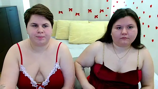 Snapshot of BeckyAndHellen chatting on October 18, 12:17 pm BeckyAndHellen online show from October 18, 12:17 pm