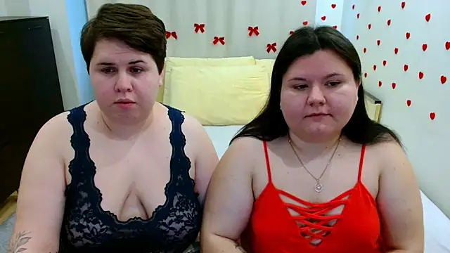 Snapshot of BeckyAndHellen chatting on October 19, 11:33 am BeckyAndHellen online show from October 19, 11:33 am