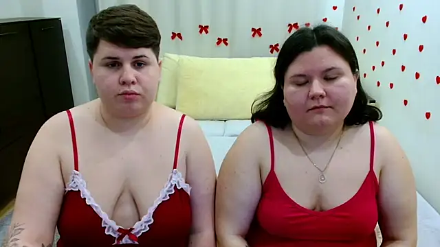 Snapshot of BeckyAndHellen chatting on October 22, 6:51 pm BeckyAndHellen online show from October 22, 6:51 pm