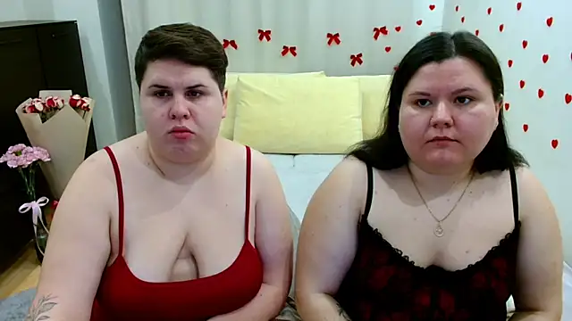 Snapshot of BeckyAndHellen chatting on October 29, 6:09 pm BeckyAndHellen online show from October 29, 6:09 pm