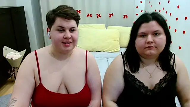 BeckyAndHellen online show from December 2, 10:38 pm