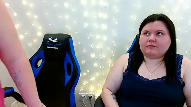 BeckyAndHellen online show from February 5, 1:16 pm