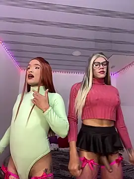 Snapshot of big_girl21cm chatting on February 8, 12:36 am big girl21cm online show from February 8, 12:36 am