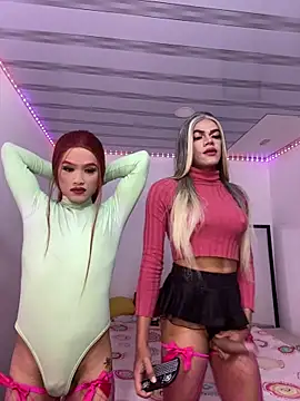 Snapshot of big_girl21cm chatting on February 18, 1:40 pm big girl21cm online show from February 18, 1:40 pm