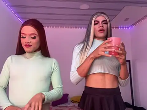 Snapshot of big_girl21cm chatting on February 22, 1:53 pm big girl21cm online show from February 22, 1:53 pm