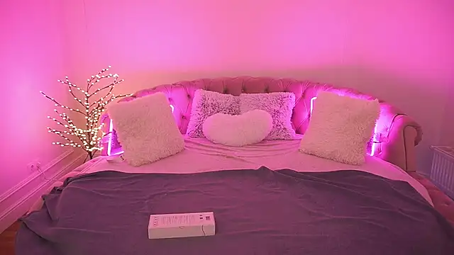 CarolinaDia online show from March 9, 9:30 pm