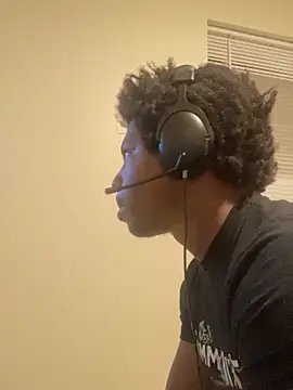 Snapshot of gaimov3r2024 chatting on November 12, 4:35 am gaimov3r2024 online show from November 12, 4:35 am