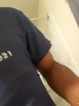 Snapshot of gaimov3r2024 chatting on December 2, 6:25 pm gaimov3r2024 online show from December 2, 6:25 pm