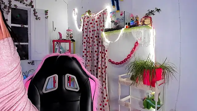 lady sontse  online show from February 15, 7:10 pm