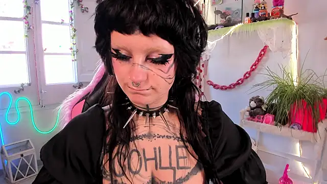 lady sontse  online show from March 31, 11:43 am