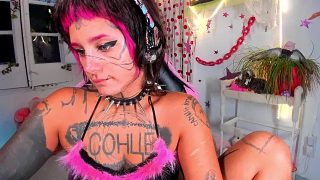 lady sontse  online show from July 20, 7:38 pm