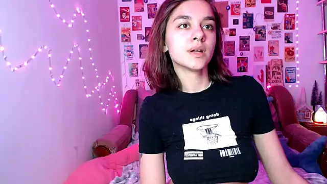 Snapshot of Celine_Dionn chatting on December 13, 5:43 pm Celine Dionn online show from December 13, 5:43 pm