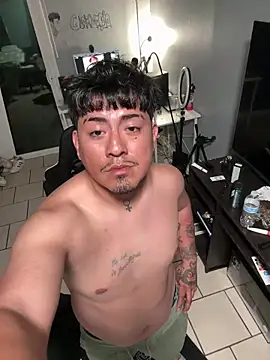 Luisrtrrr online show from April 26, 2:09 am