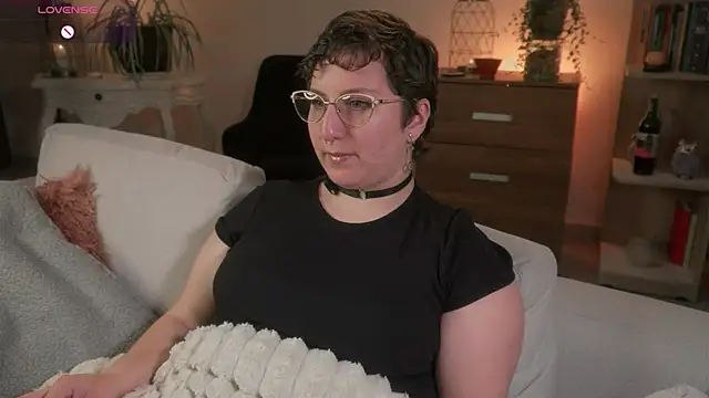 Ximenna Cruz online show from November 16, 11:21 pm