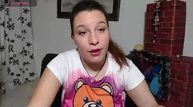 Snapshot of alexia_87 chatting on December 22, 9:42 pm alexia 87 online show from December 22, 9:42 pm