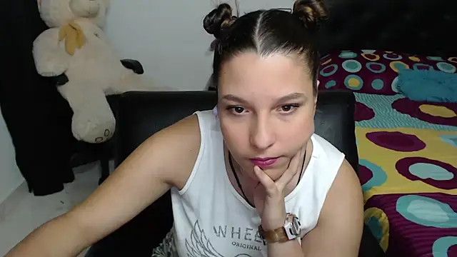Snapshot of alexia_87 chatting on January 26, 12:05 am alexia 87 online show from January 26, 12:05 am