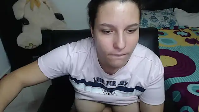 Snapshot of alexia_87 chatting on February 1, 7:47 am alexia 87 online show from February 1, 7:47 am