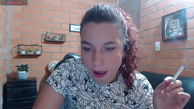 Snapshot of alexia_87 chatting on September 9, 12:10 am alexia 87 online show from September 9, 12:10 am