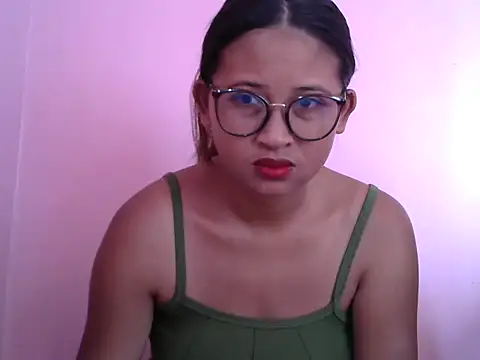Snapshot of karen_sexy69 chatting on January 24, 3:54 am karen sexy69 online show from January 24, 3:54 am