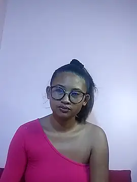 Snapshot of karen_sexy69 chatting on February 18, 10:25 pm karen sexy69 online show from February 18, 10:25 pm