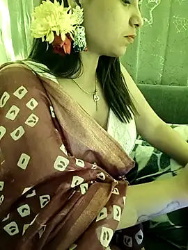 Snapshot of Divya_girl chatting on February 16, 10:54 am Divya girl online show from February 16, 10:54 am