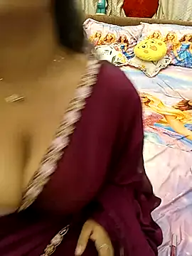 Snapshot of Divya_girl chatting on July 16, 10:05 pm Divya girl online show from July 16, 10:05 pm
