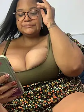 SweetLizzyBBW online show from August 4, 10:45 pm