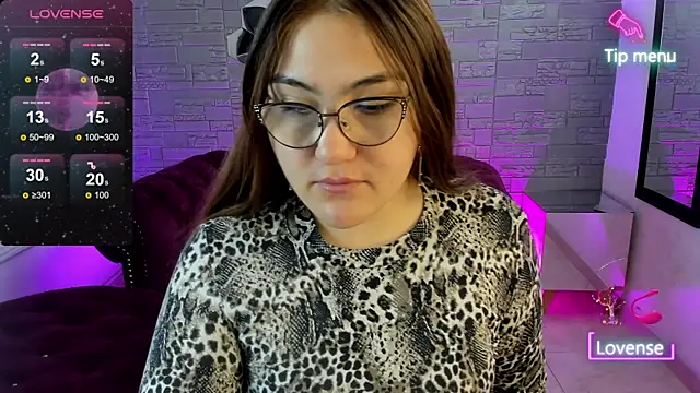 conniejames m online show from December 20, 12:45 pm