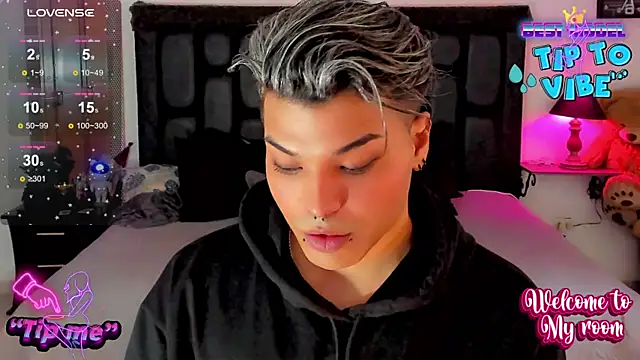 Snapshot of angels_srednal chatting on December 6, 4:17 pm angels srednal online show from December 6, 4:17 pm