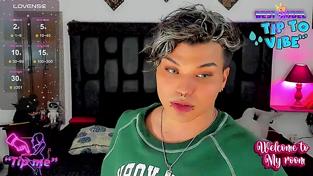 Snapshot of angels_srednal chatting on December 14, 12:33 am angels srednal online show from December 14, 12:33 am