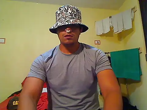 Snapshot of lozter345 chatting on October 9, 5:38 am lozter345 online show from October 9, 5:38 am