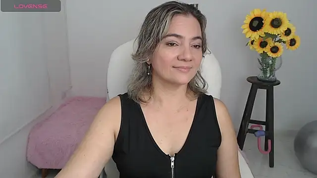 ana milf online show from October 3, 1:41 pm