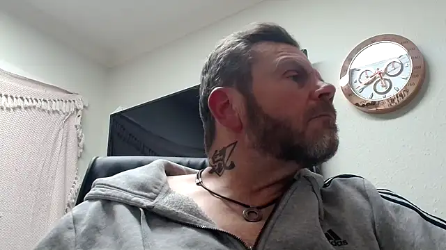 Snapshot of toptugger chatting on January 24, 5:00 pm toptugger online show from January 24, 5:00 pm