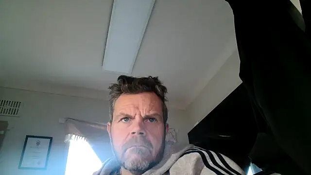 Snapshot of toptugger chatting on February 14, 7:59 am toptugger online show from February 14, 7:59 am