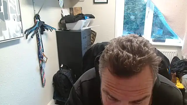 Snapshot of toptugger chatting on November 19, 3:23 pm toptugger online show from November 19, 3:23 pm