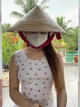 BabyThree  online show from November 4, 9:19 am