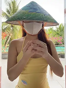 Snapshot of BabyThree_ chatting on February 24, 9:07 am BabyThree online show from February 24, 9:07 am