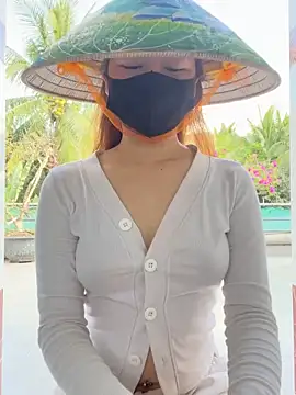 Snapshot of BabyThree_ chatting on March 3, 8:31 am BabyThree online show from March 3, 8:31 am