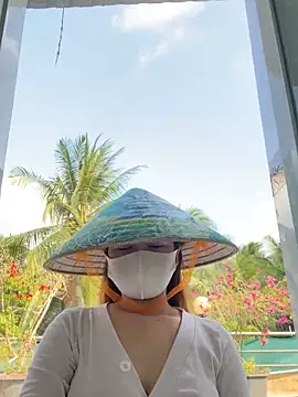 BabyThree  online show from March 18, 8:39 am