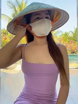 BabyThree  online show from March 26, 9:04 am