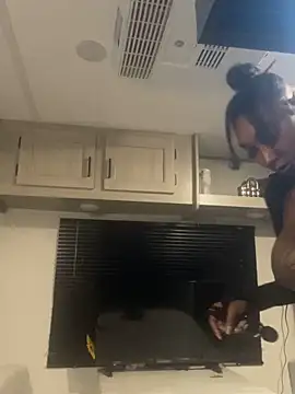 CUMQUEEN-XXX69 online show from September 20, 3:51 am